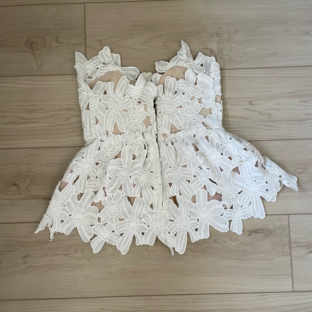 Stone Cold Fox White Lace Peplum Top XS Floral Crochet Bustier Top - Picture 3 of 3